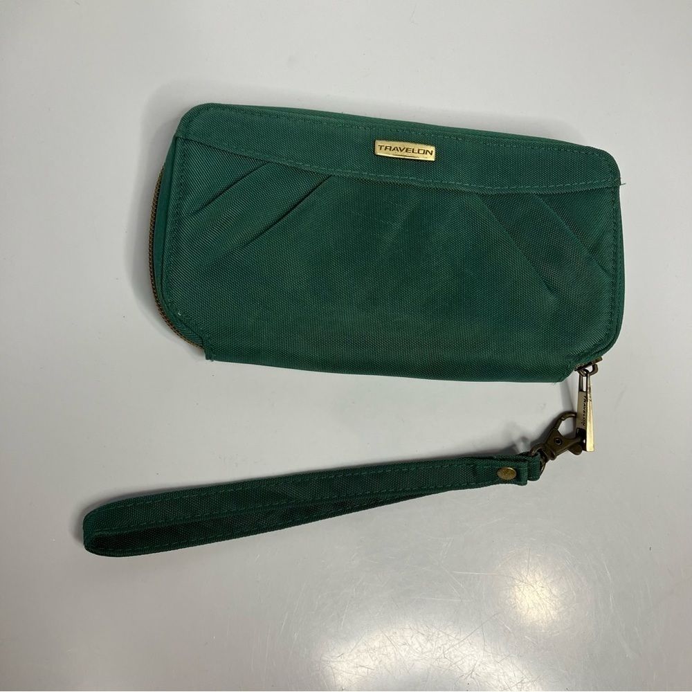 Travelon green clutch wallet‎